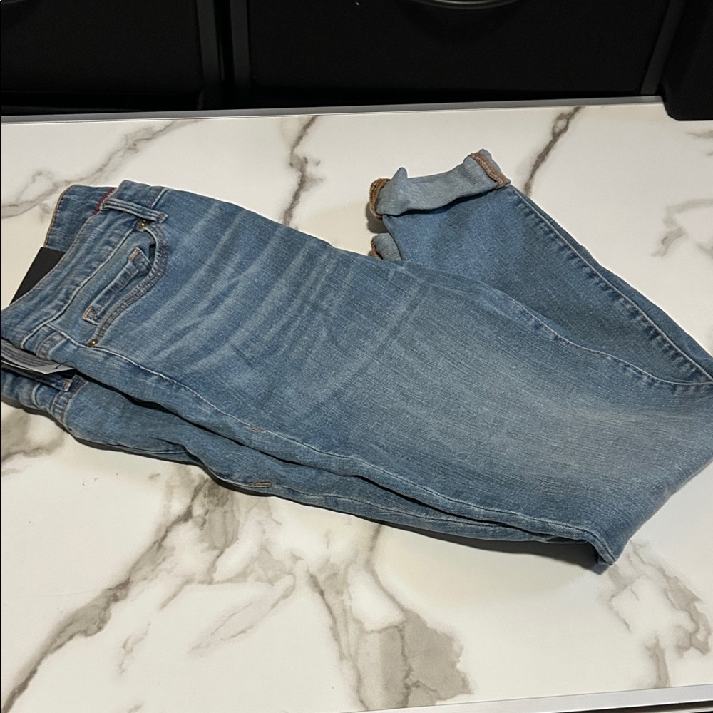 Tommy Hilfiger Women's Light Blue Ankle Jeans